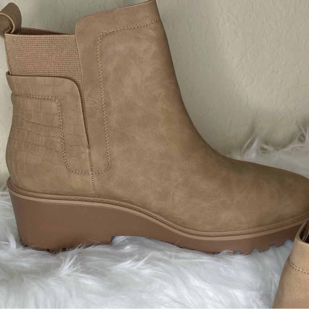 Soda Beige Faux Reptile Suede Booties Women's 10 NIB